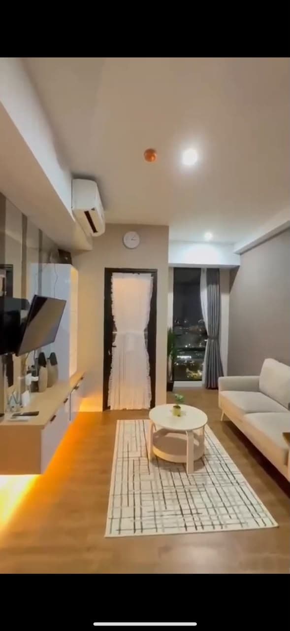 2BR 1521, foto 1